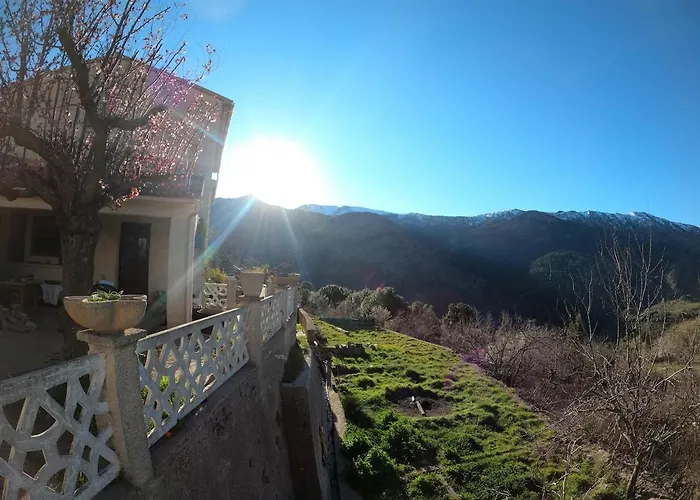 Avec Vue Panoramique Sur Les Montagnes